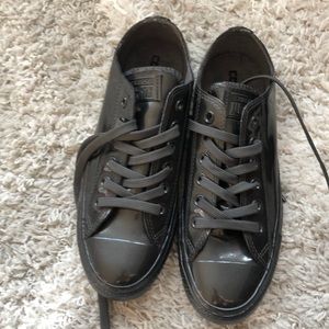 Black patent converse